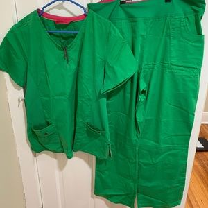 Beyond Scrubs Womens Green Scrub Set